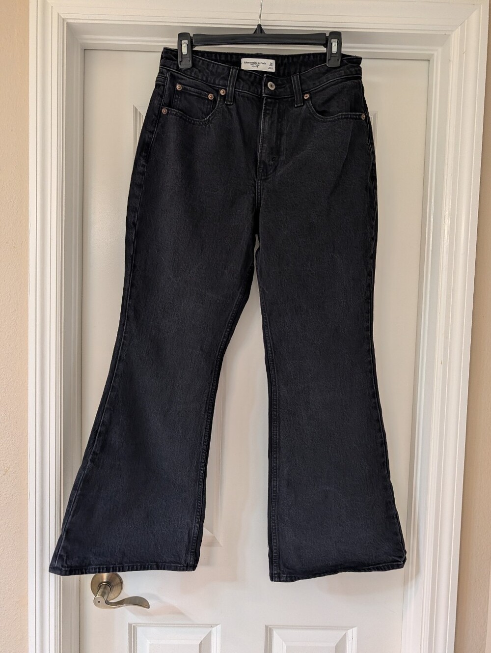 Abercrombie & Fitch High-rise Flare Curve Love Black Jeans Size 28 Short